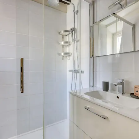 Typical & Charming Flat Near St Germain - Mid-term Parigi