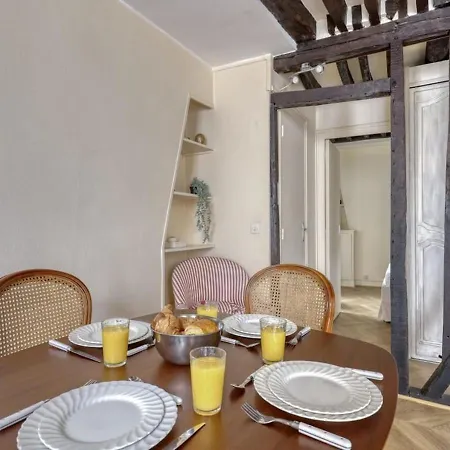 Typical & Charming Flat Near St Germain - Mid-term Apartment Paris